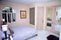 bed4.jpg (39569 bytes)